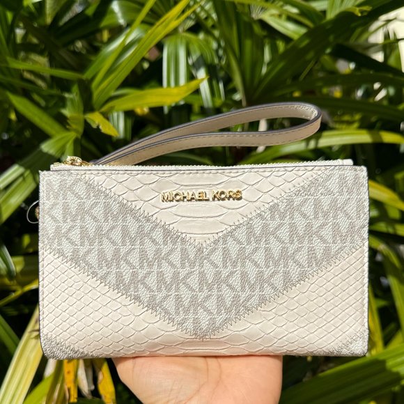 Michael Kors Jet Set Travel Large Double Zip Wallet MK Light Cream Multi - Picture 1 of 10